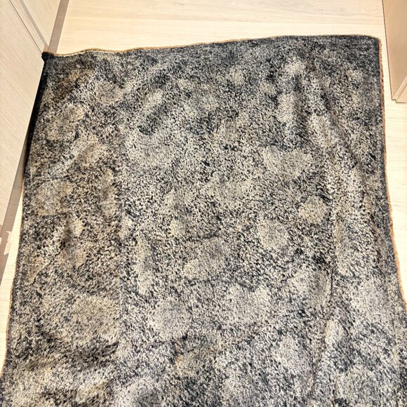Faux Fur Reversible Blanket - Picture 6 of 6